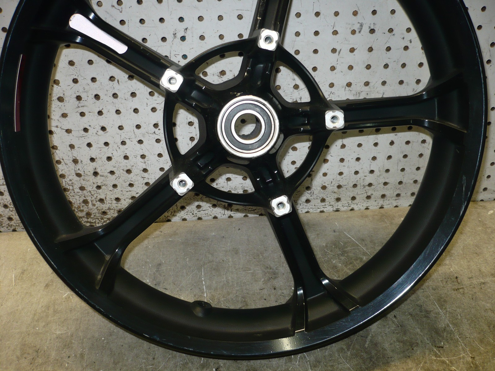 HD HARLEY 00 23 TOURING CVO TOMAHAWK FRONT WHEEL RIM 19X3.50 5 SPOKES