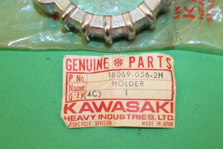 NOS KAWASAKI – EXHAUST PIPE BARREL HOLDER – KZ400 -1974-79 18069-056-2H