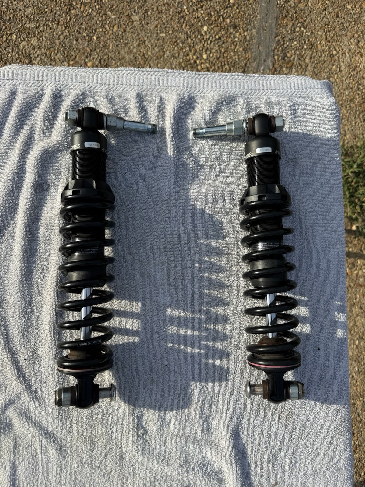 Harley Dyna Progressive 490 13.5” Rear Shocks. Fits 1991-2017 Dyna. Great Shape!
