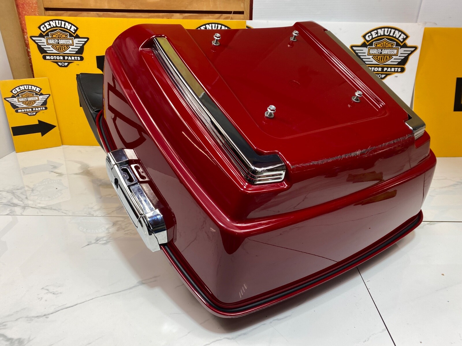 OEM 14-26 Genuine Harley OEM Touring Tour Pack Pak /Backrest Trunk Billiard Red