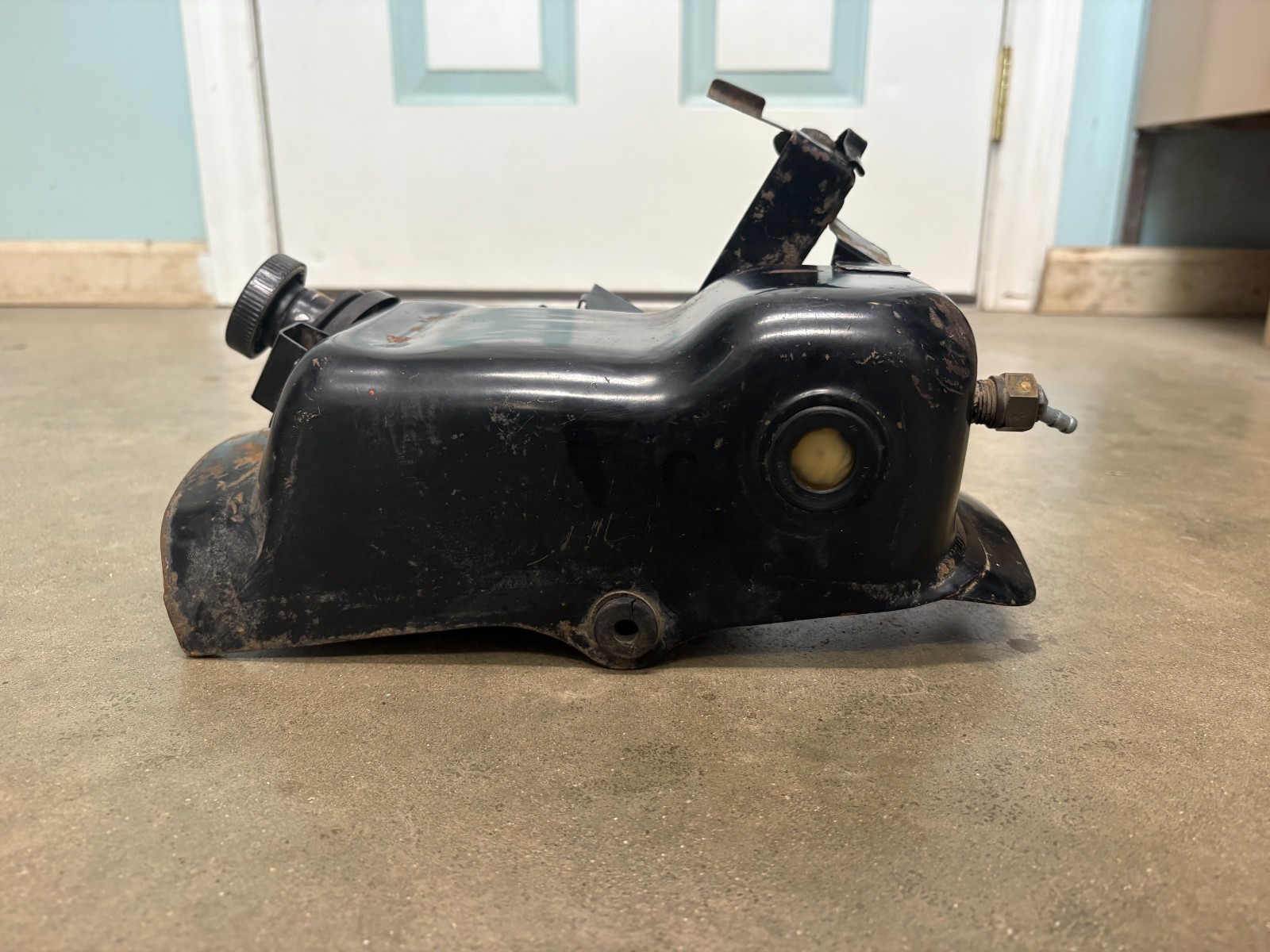 Used Honda Oil Tank with Oil Cap 1974-1976 MT125 55100-361-000 55110-361-310 U9