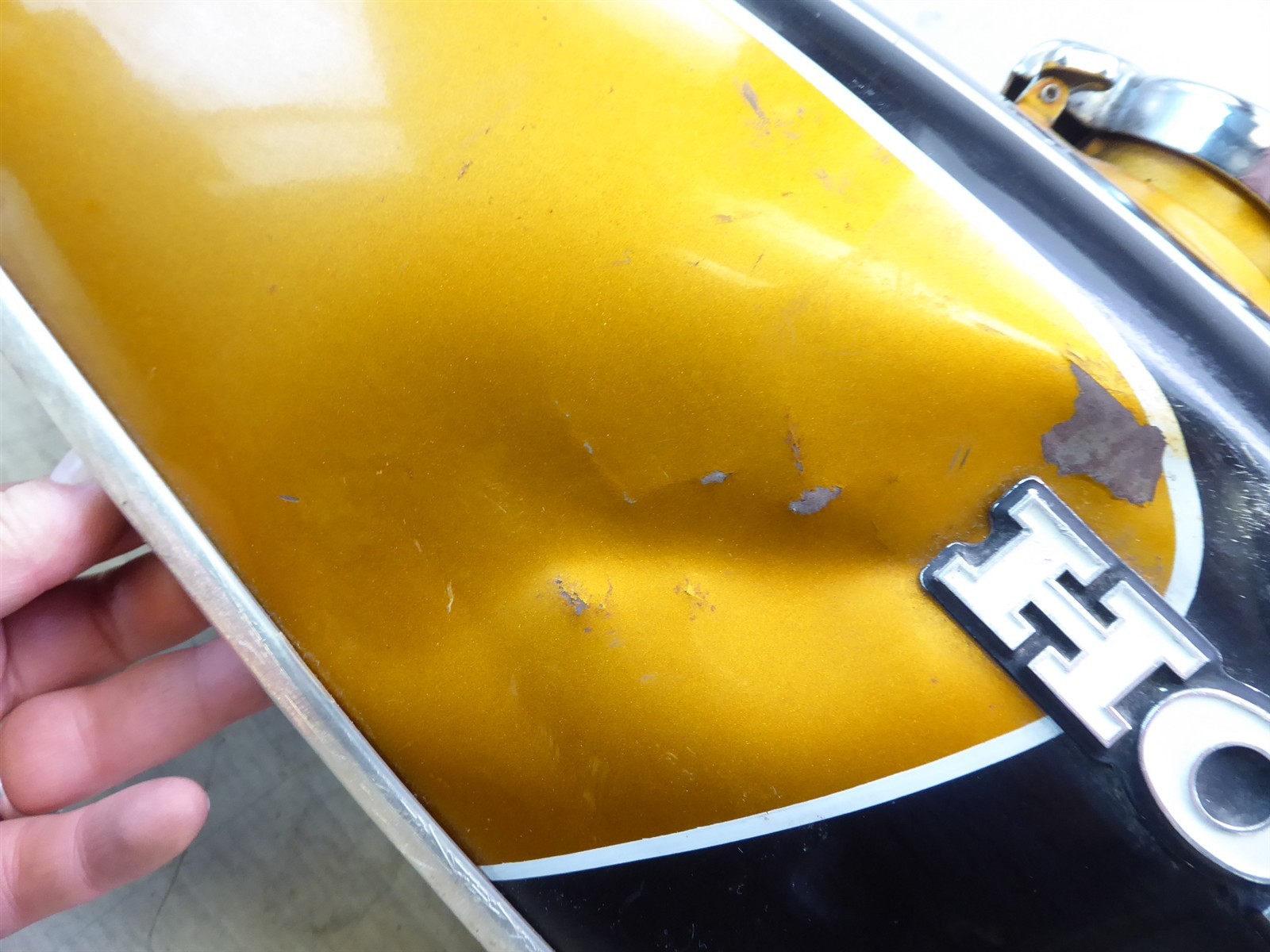 1972 Honda CB350 Twin H21022) gold gas petrol fuel tank with cap and emblems