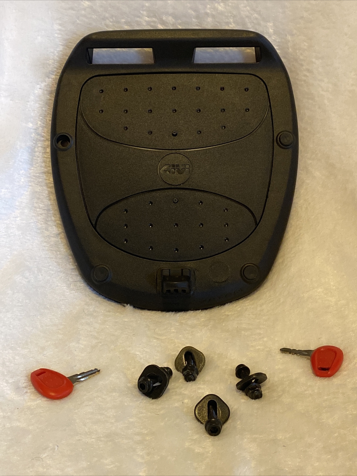 GIVI Monolock 29L Locking Motorcycle Case W/Mounting Plate, Hardware, 2 Keys.