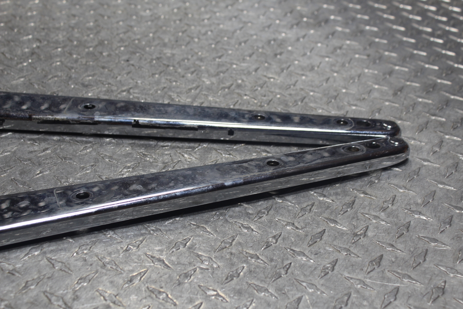 2006 Harley Softail Deluxe Fender Frame Strut Cover Set CHROME 59954-03;59955-03