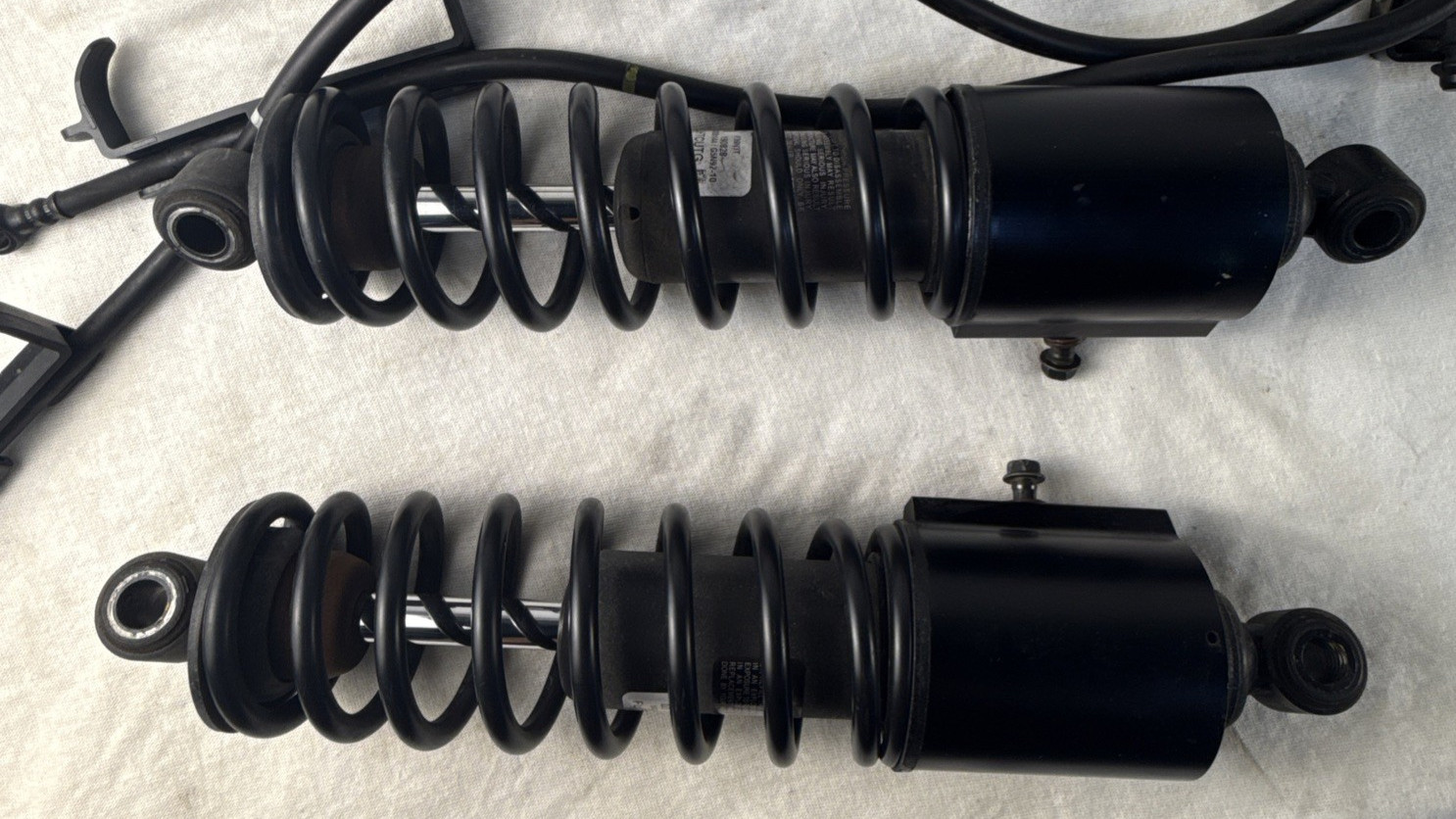 HARLEY DAVIDSON GENUINE 13 IN TRI GLIDE SHOCK ABSORBER SET 54000144
