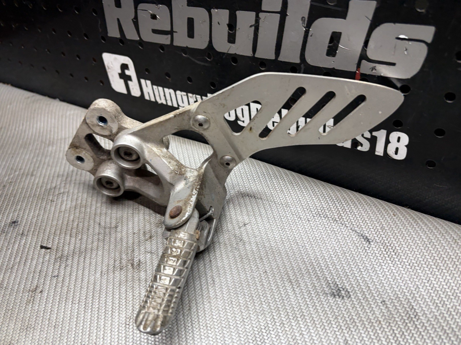 2008 2009 2010 GSXR 600 750 OEM LH Left Side Rearset Foot Peg