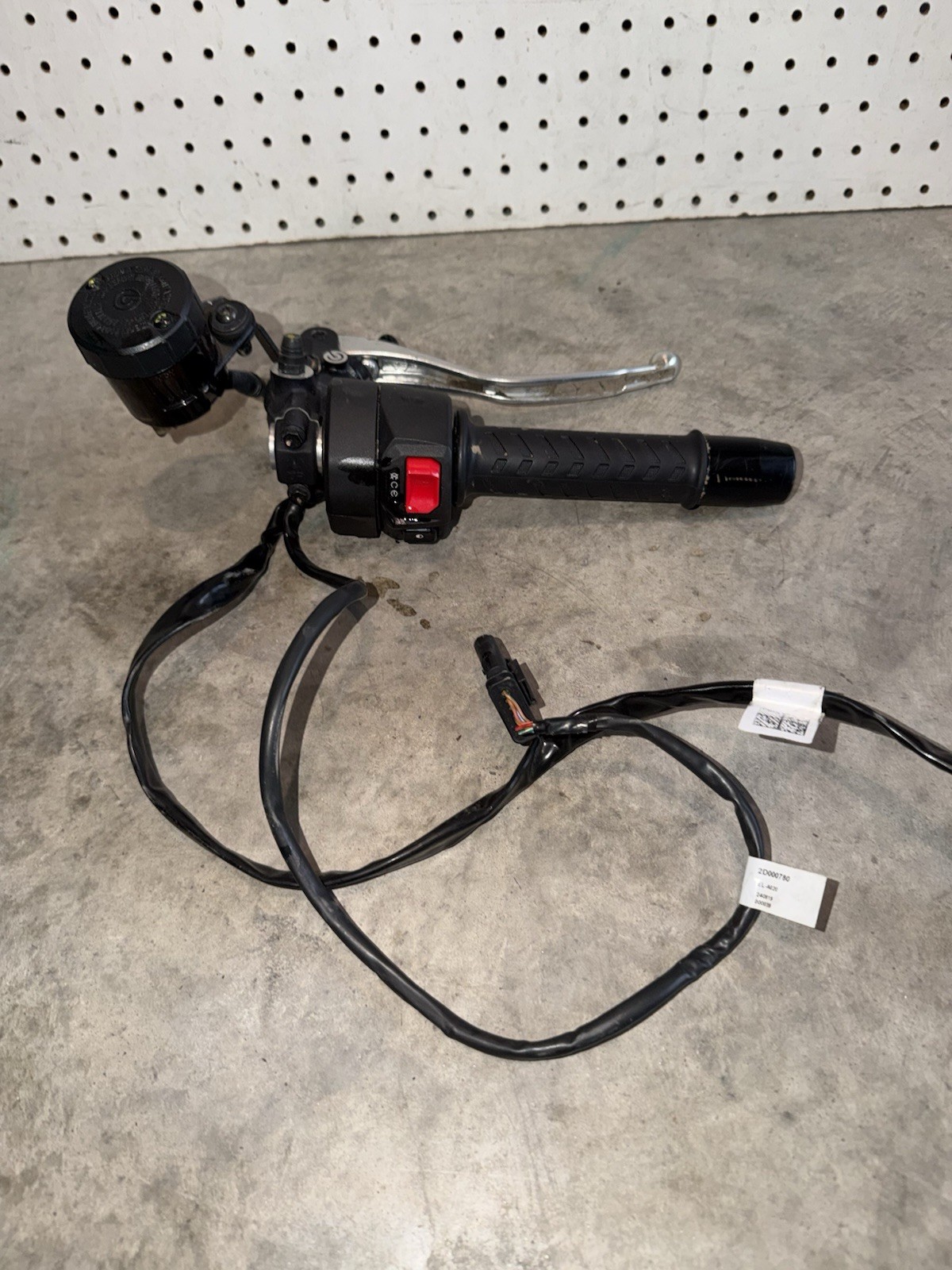2025 25-26 Aprilia RS660 RS 660 RIGHT SIDE CLIP ON HANDLEBAR CONTROLS BRAKE OEM