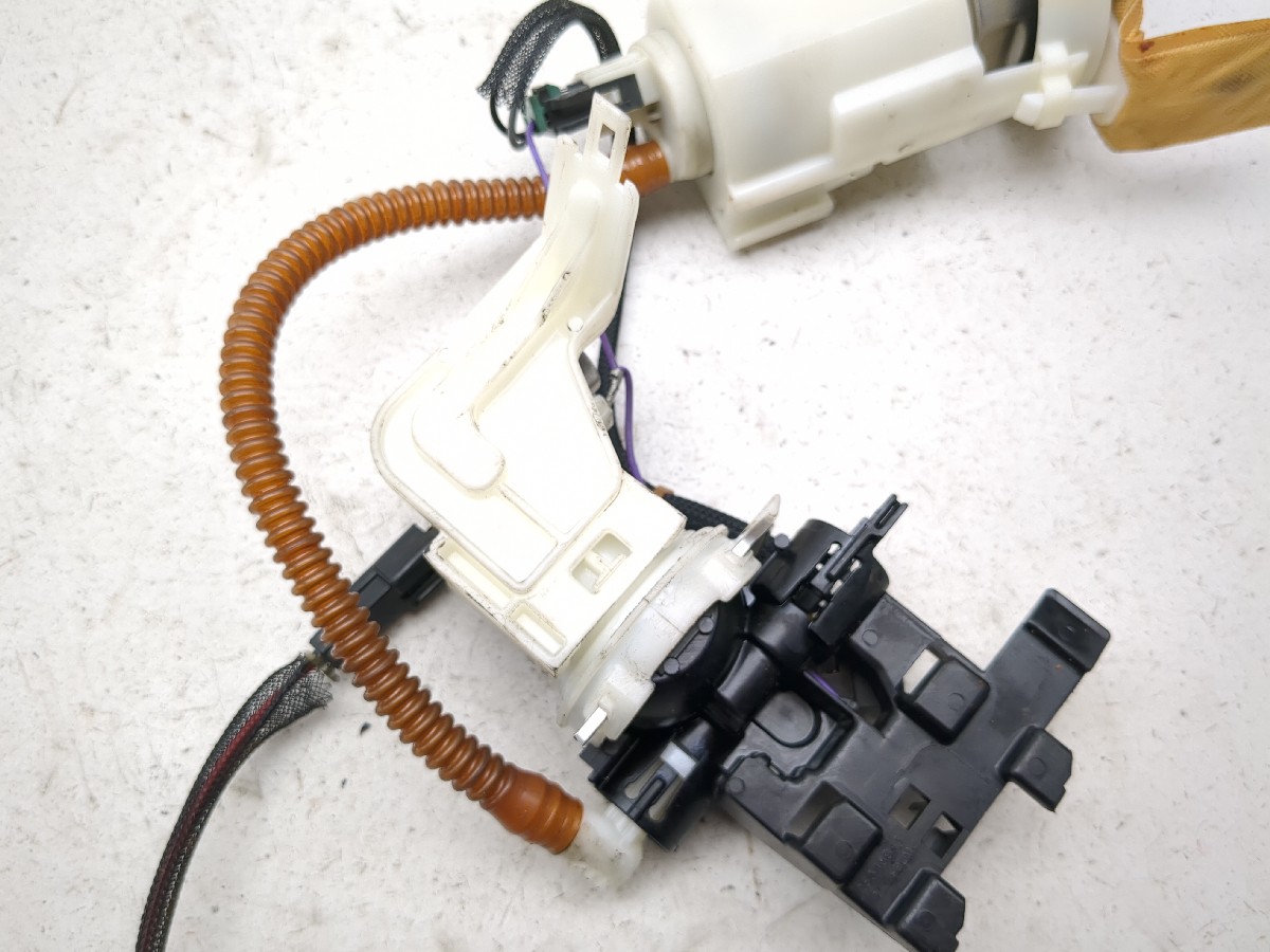07-13 Harley FXDB Dyna Street Bob Petrol Gas Fuel Pump Assembly W/ Sending Unit