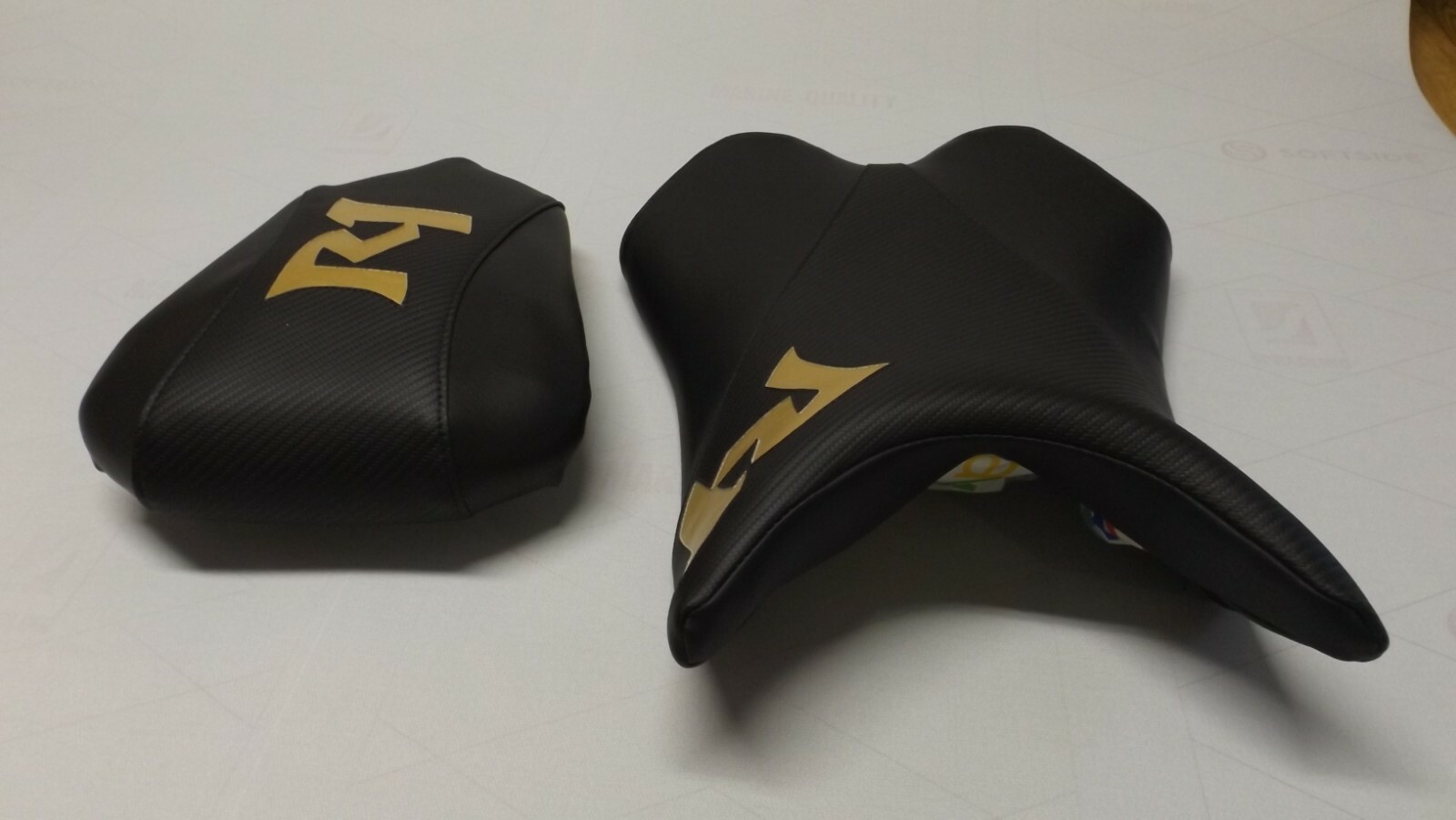 YAMAHA 07/08 BLACK CARBON FIBER TEX./GOLD CUSTOM FRONT & REAR SEAT COVERS YZF R1