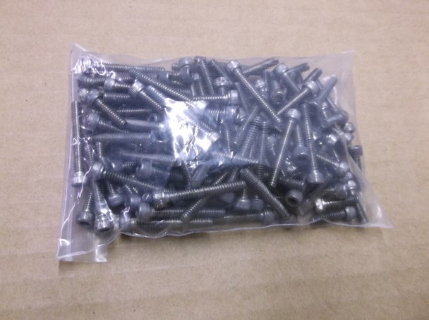 Zip Lock Bag of Approximately 100 Count of 6-32 Screws 1/2″ and 1″ Long