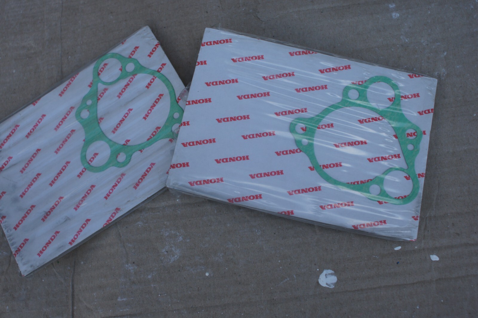 HONDA CR125 CR125R WATER PUMP COVER SEPARATOR GASKETS 19229-KS6-306 OEM NOS