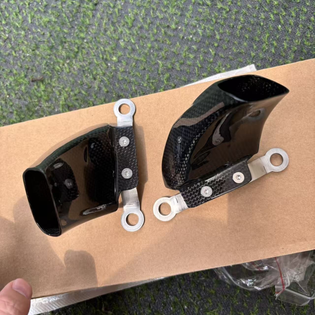 Gloss carbon fiber Air Brake Duct For Ducati Panigale 1199 1299 899 959 V4 S R