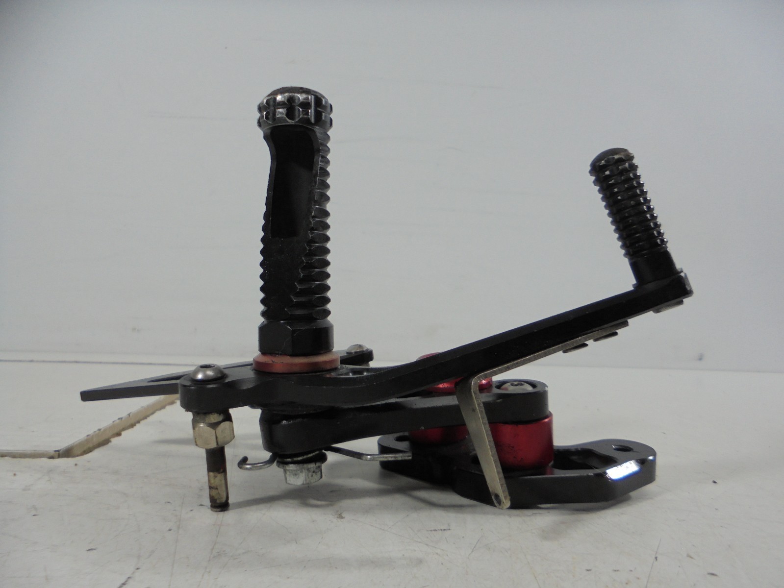2006 2007 Suzuki GSXR750 GSXR 750 600 ARASHI Driver Footrest Rearset Pegs PARTS