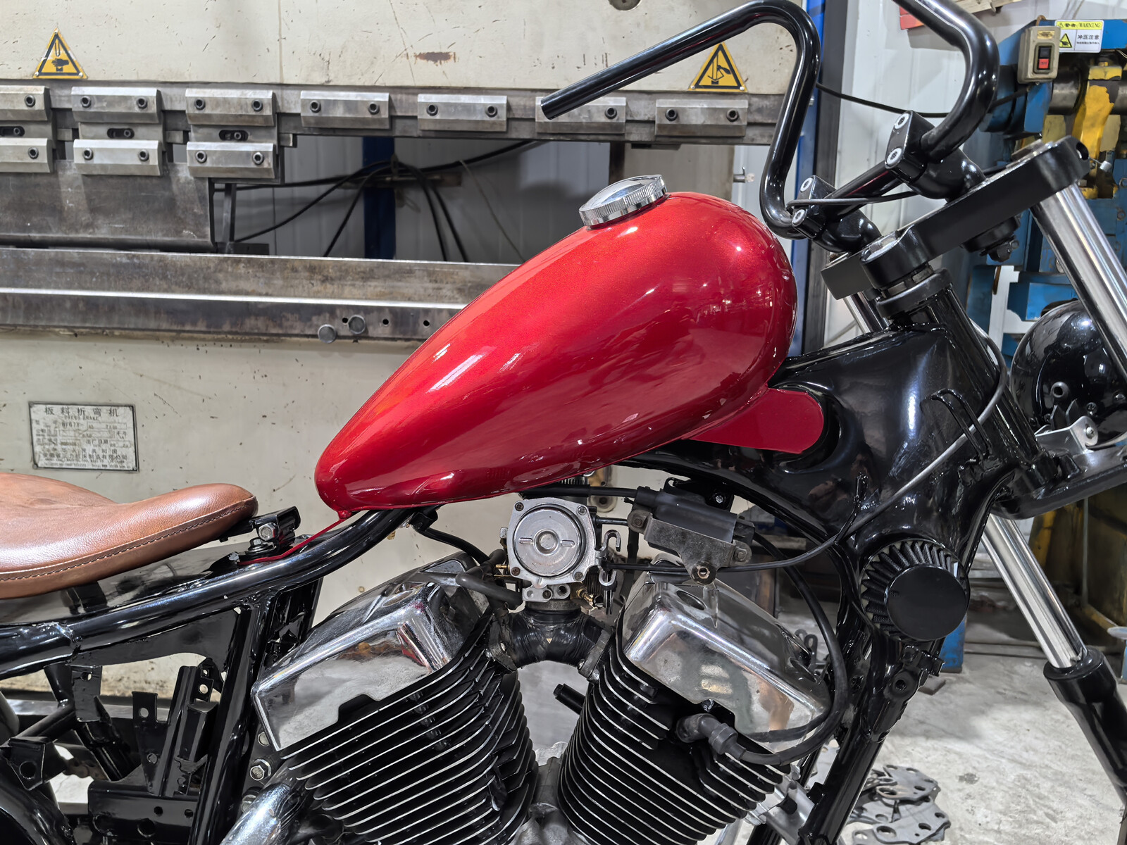 Motorcycle Petrol Gas Fuel Tank With Oil Cap For YAMAHA XV250 Silver