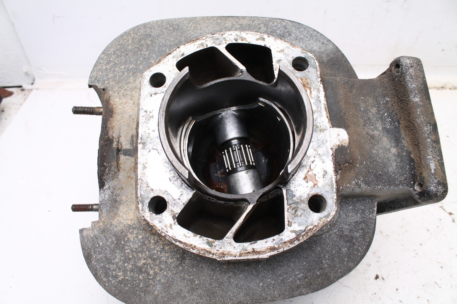 1975 Yamaha DT250 Enduro DT 250 OEM Cylinder Jug with Cyl Head and Piston 70mm