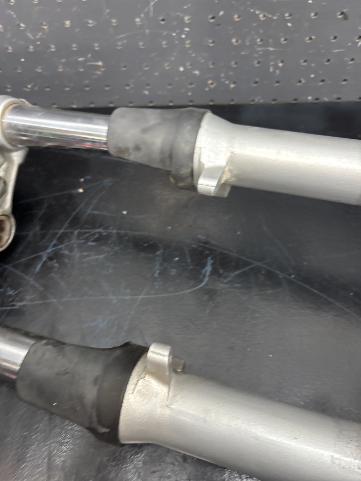 2001 Suzuki Gs500 Gs 500 Front End Forks Triple Tree Suspension Upper Lower Tree