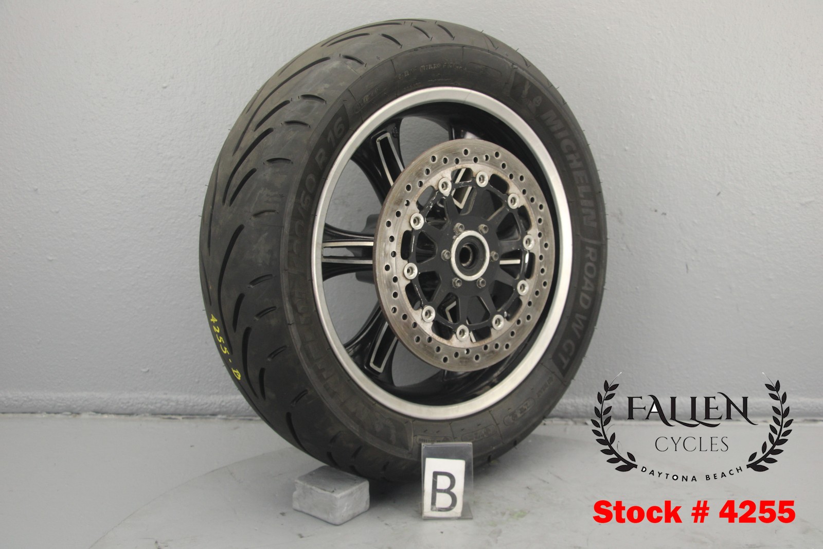 2014 Victory Cross Roads 16″ x 5.00″ Back Rear Wheel Rim + MICHELIN Tire #4255