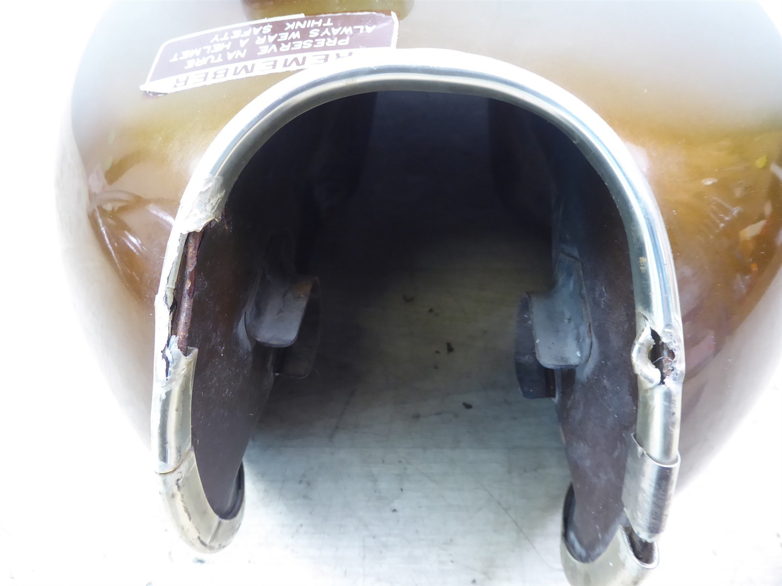 1972 Honda CB500 Four H21122) gas petrol fuel tank with emblems and cap
