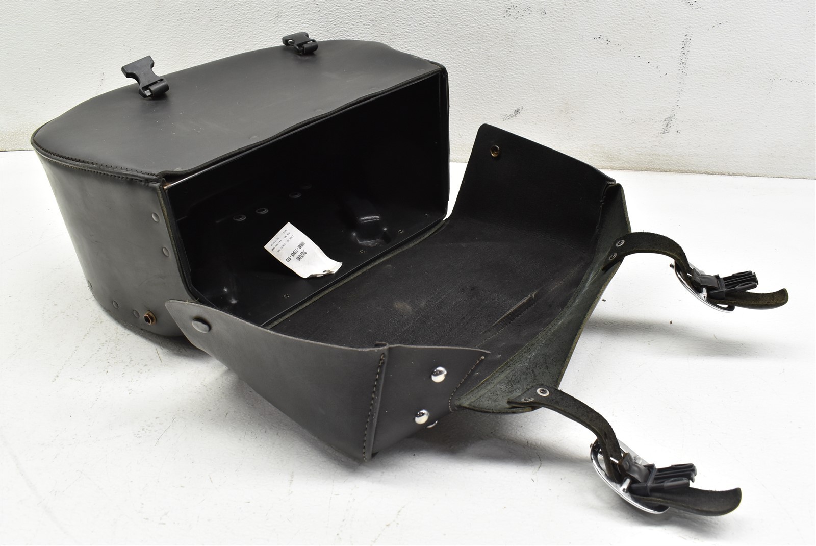 2006 Suzuki Boulevard C50 Single Saddle Bag Assembly Factory OEM 06-09