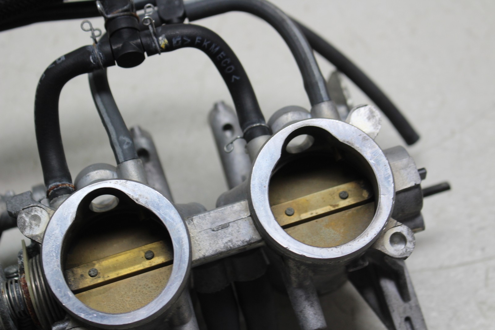2008-2009 Suzuki Gsxr600 Gsx-r600 Throttle Bodies *BARE*