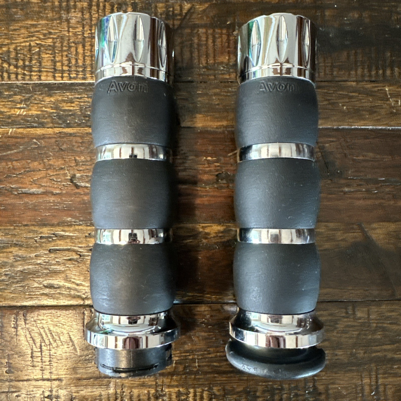 AVON VELVET AIR CUSHION RIVAL GRIPS FOR HARLEY DAVIDSON