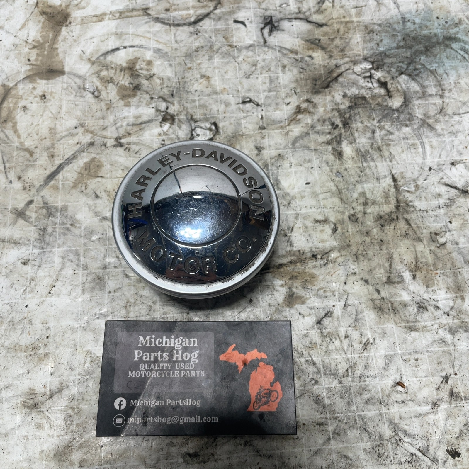Harley OEM Fuel Tank Cap w/ Fuel Cap Medallion – H-D Motor Co. Logo Vacuum Vent