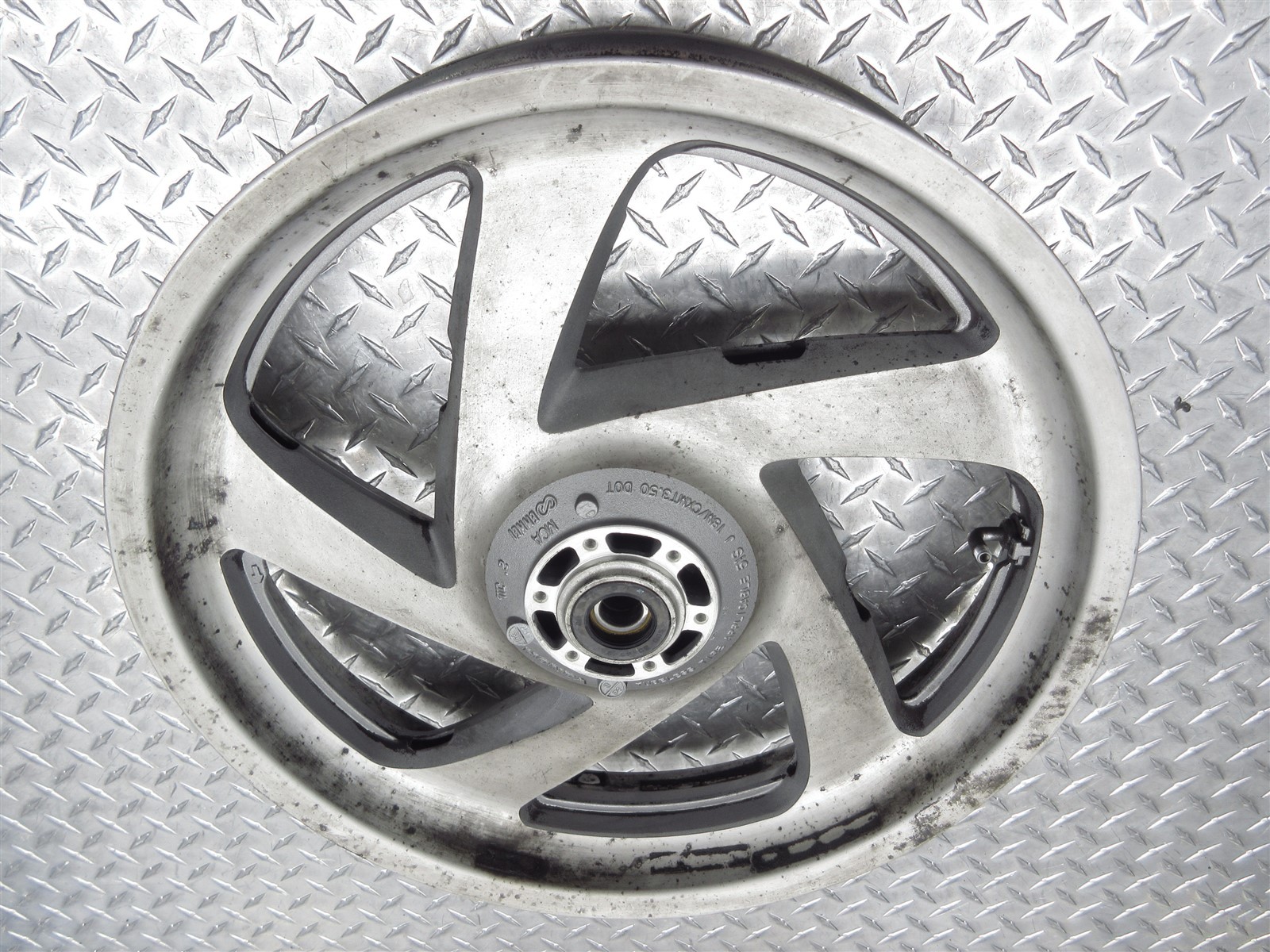2007 06-10 Honda GL1800 Goldwing OEM Front Wheel Rim Straight Video 18×3.5