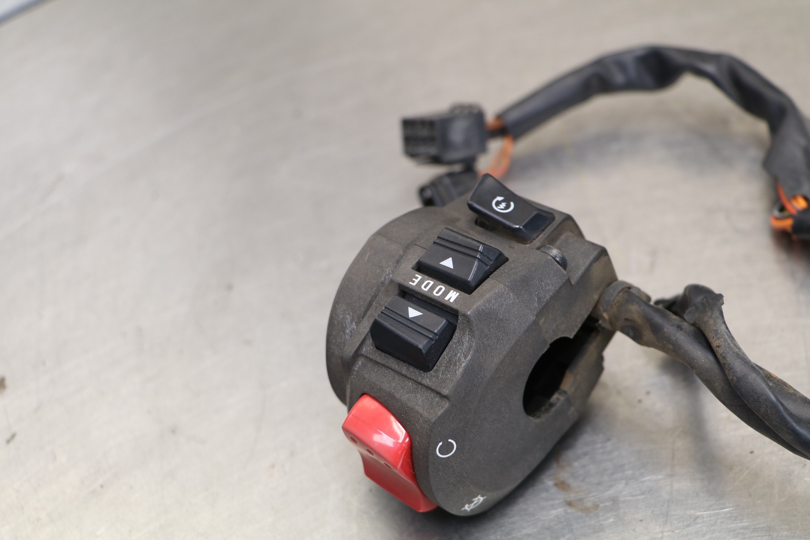 08-09 SUZUKI GSXR600 GSXR 600 RIGHT CLIP ON HANDLE KILL OFF START SWITCH