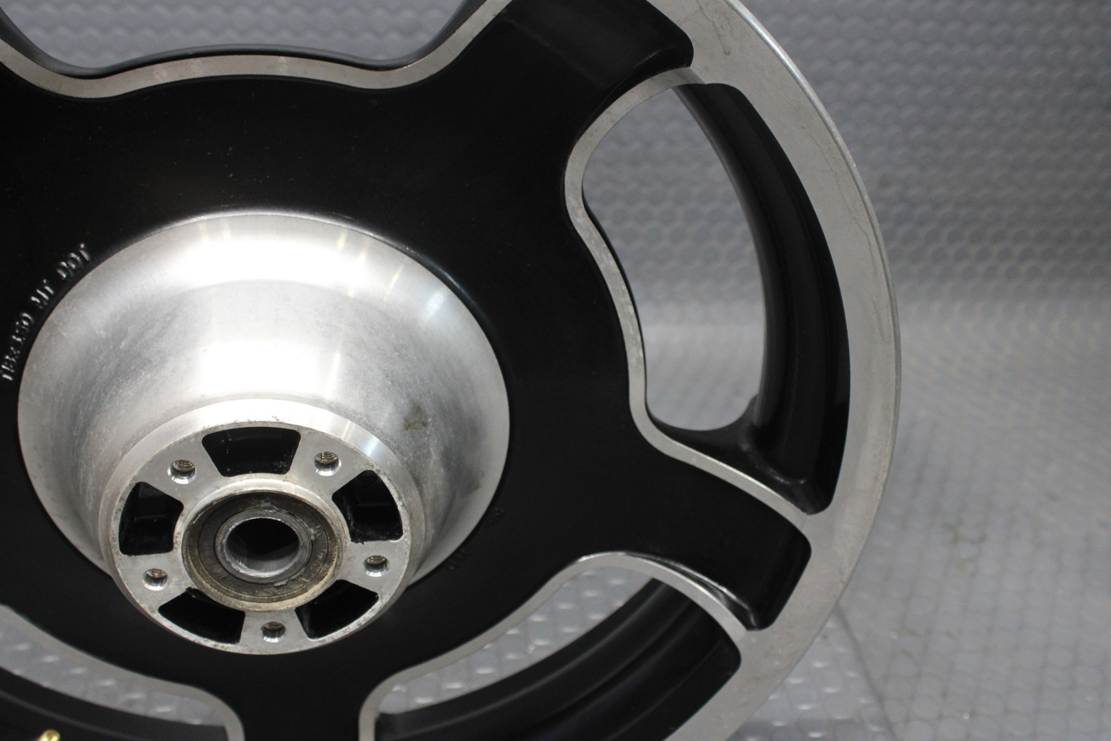 10-13 Harley Street Road Airstrike 5 Spoke Front Wheel Rim 18×3.5 OEM 47871-10