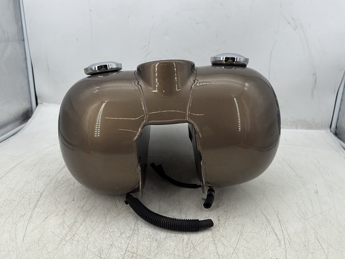 2004 Harley Road King Touring Custom OEM Fuel Gas Tank Gasoline Reservoir BENT