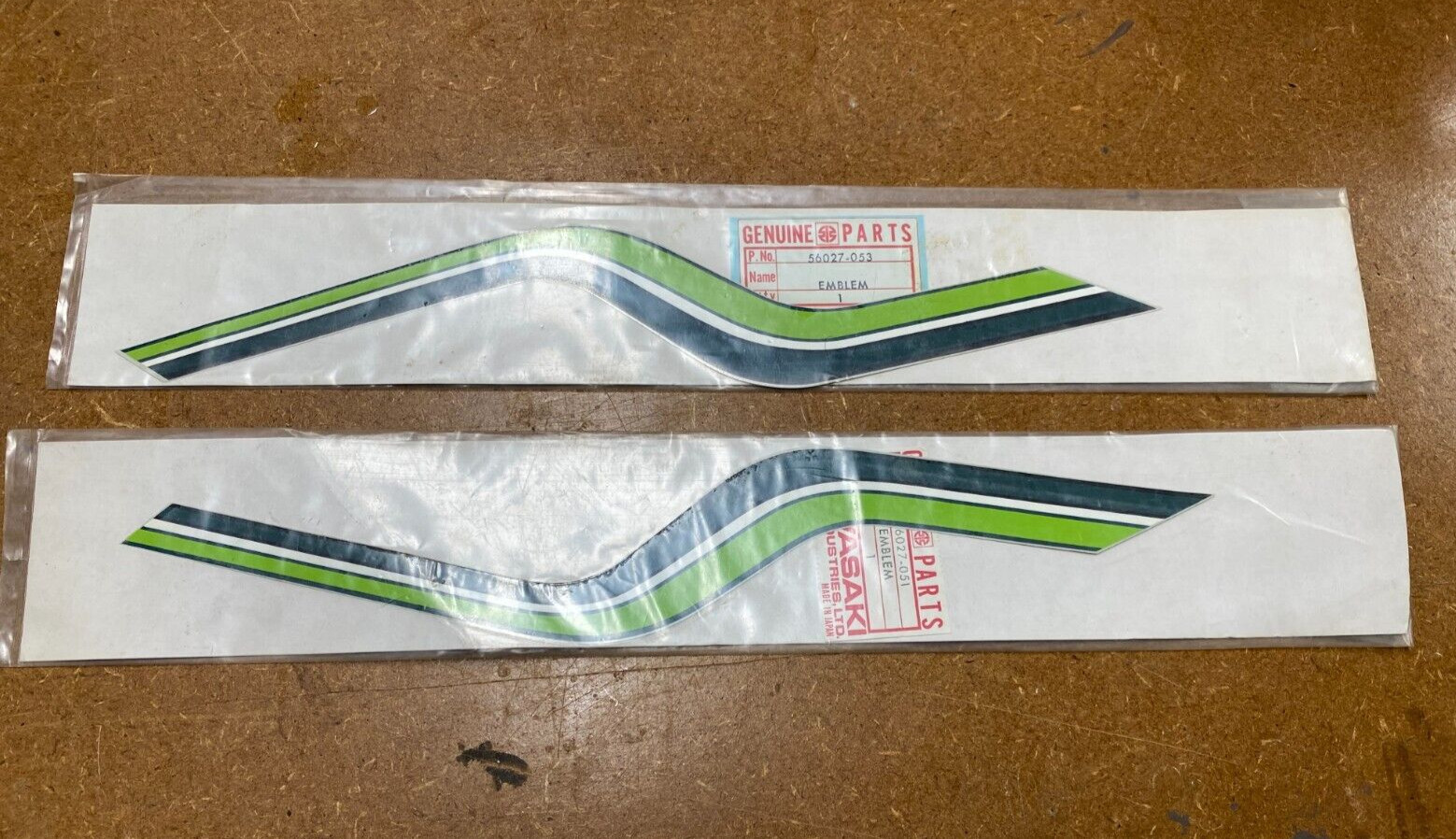 NOS OEM KAWASAKI G5 100 REAR FENDER STRIPES GREEN LH & RH 56027-051 56027-053