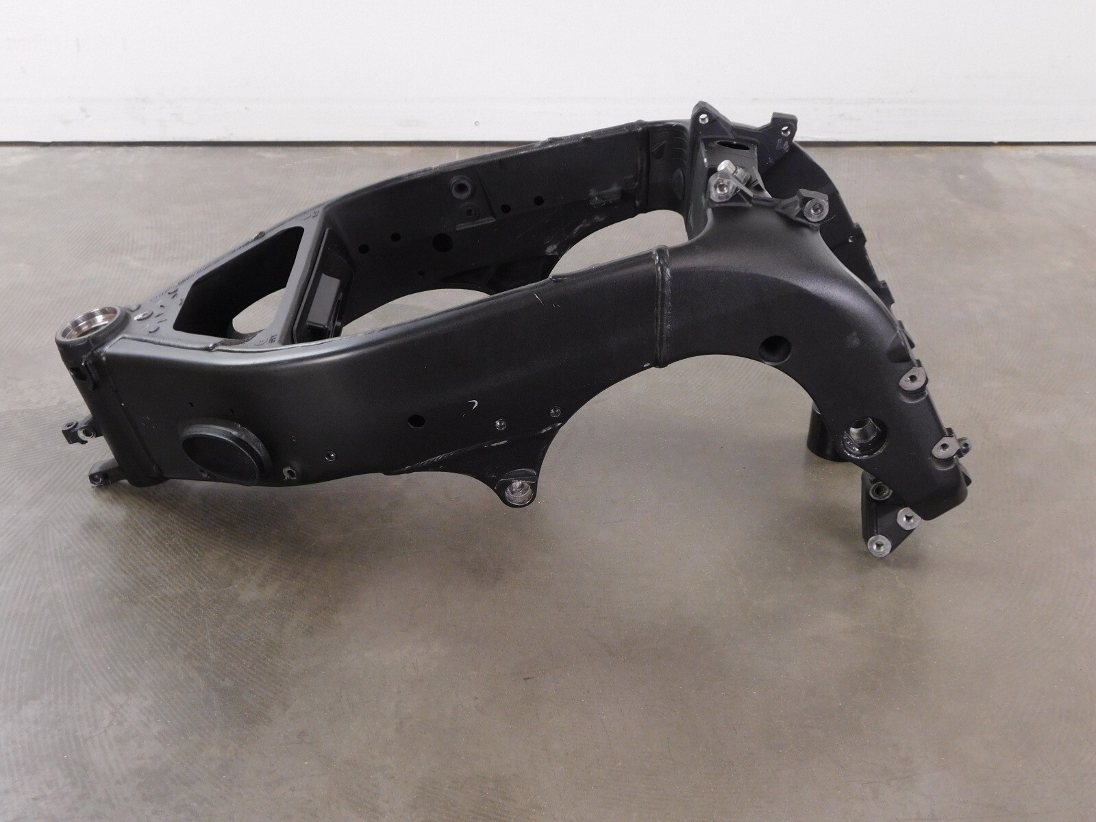 MAIN FRAME STRAIGHT Chassis GOOD 2 GO! EZ Reg? YES SIR!! 04-06 YZFR1 YZF-R1