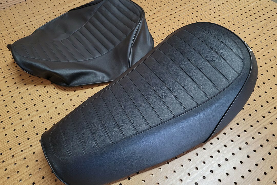 YAMAHA DT250 SEAT COVER 1975 MODEL SEAT COVER (BLACK) (Y-13)