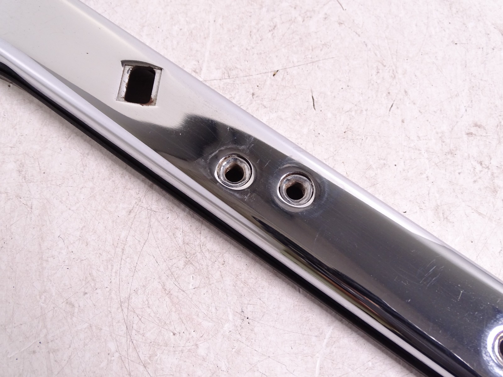 2001 Harley Road King Right Saddlebag Support Bracket 90720-79C