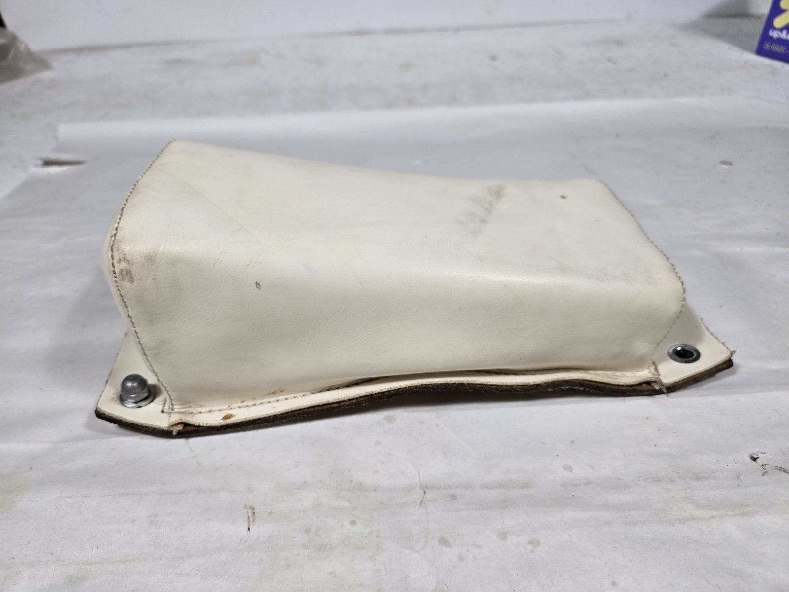 Vintage Giuliari White Bates Style Pillon Pad, Harley Triumph P Pad