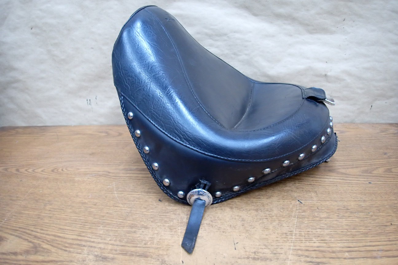 2007 YAMAHA ROAD STAR XV1700 DRIVERS MUSTANG SEAT SEE DESCRIPTION