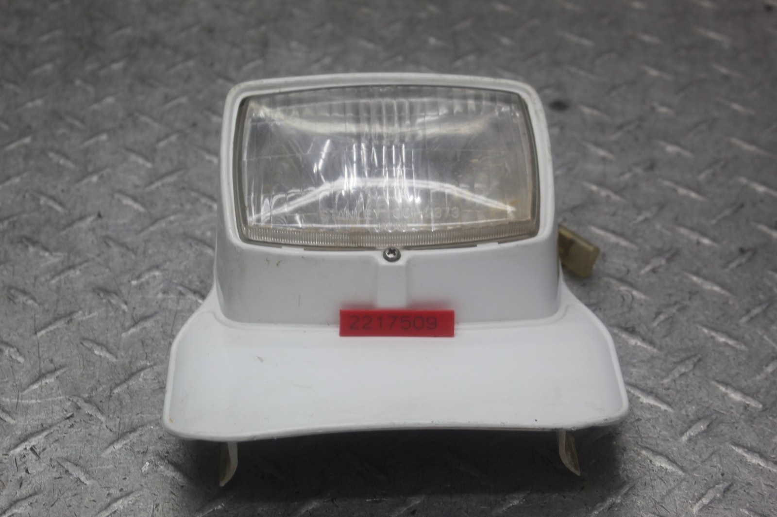 2000 SUZUKI DS80 HEADLIGHT LAMP ASSEMBLY LIGHT HOUSING UNIT 35121-37200