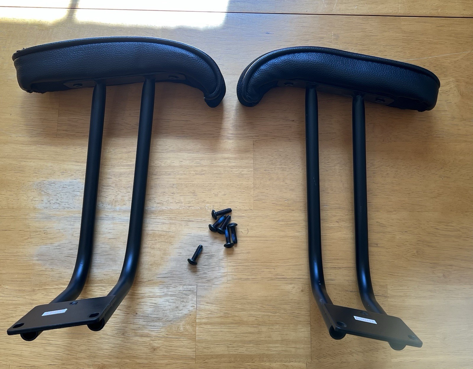 Motorcycle Passenger Armrests – Custom Fabricated Under-Seat Kit 6.5 cm Fit