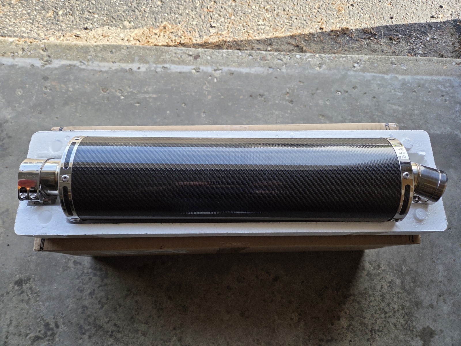 Delkevic 18″ Carbon Universal Muffler Slip-on