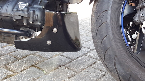 TRIUMPH ROCKET 3 BELLY PAN & BRACKETS, BLACK, FIBREGLASS FINISH