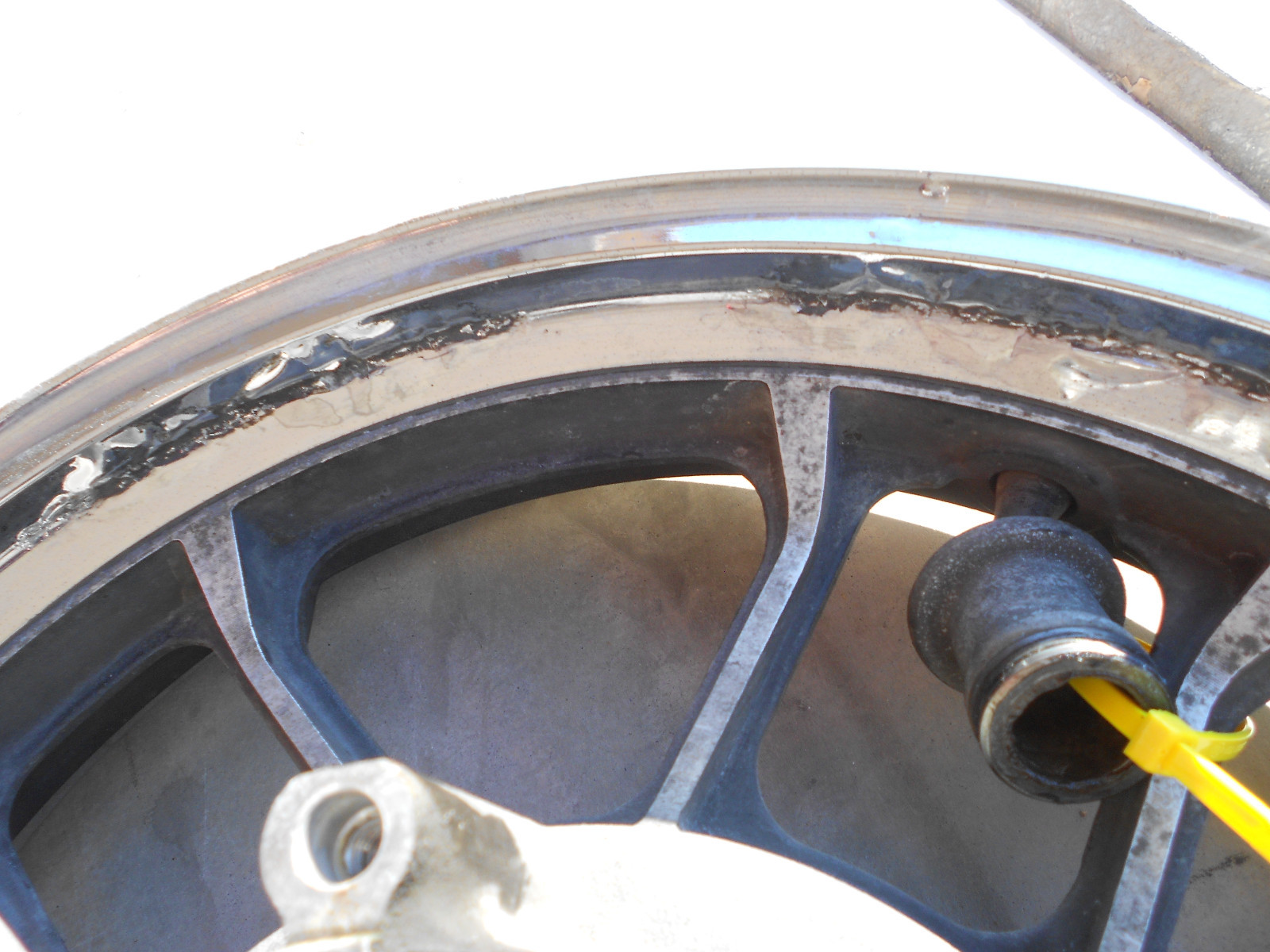 1985 85 HONDA VF1100C VF 1100 C REAR WHEEL 16X3