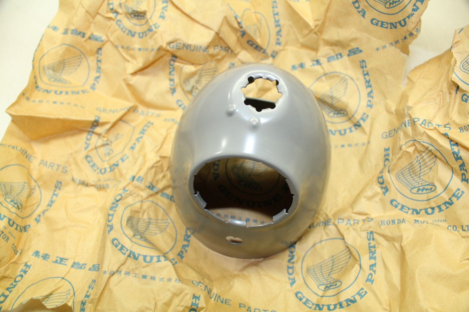 NOS Genuine HONDA Z50, Z50A K1, Z50A K2, PC50 Headlamp Case OEM # 61301-063-670Z