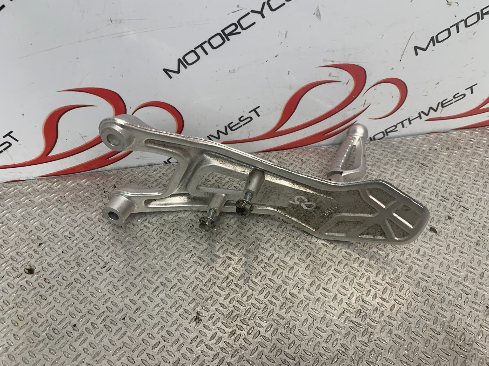 2023 BENELLI TNT 125 REAR HANGER FOOTREST BRACKET O/S TORNADO NAKED T REF A004