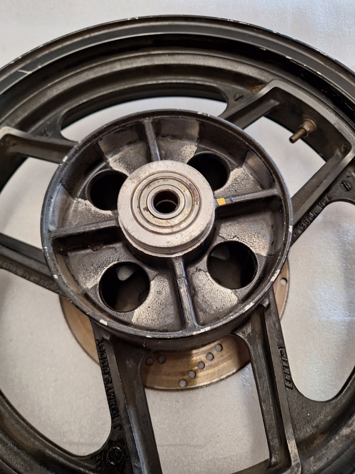 4. Kawasaki GPZ 600 R ZX600 A Rear Wheel Rim 3.00 X 16 Inches R-1181