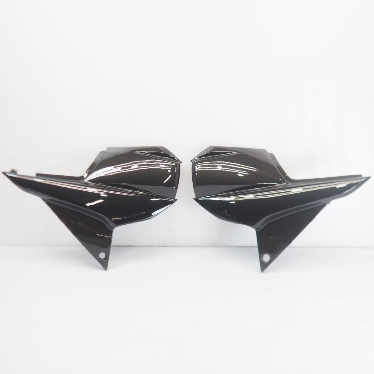 A-TECH Suzuki GSX1400 GY71A Carbon Side Covers Painted Used