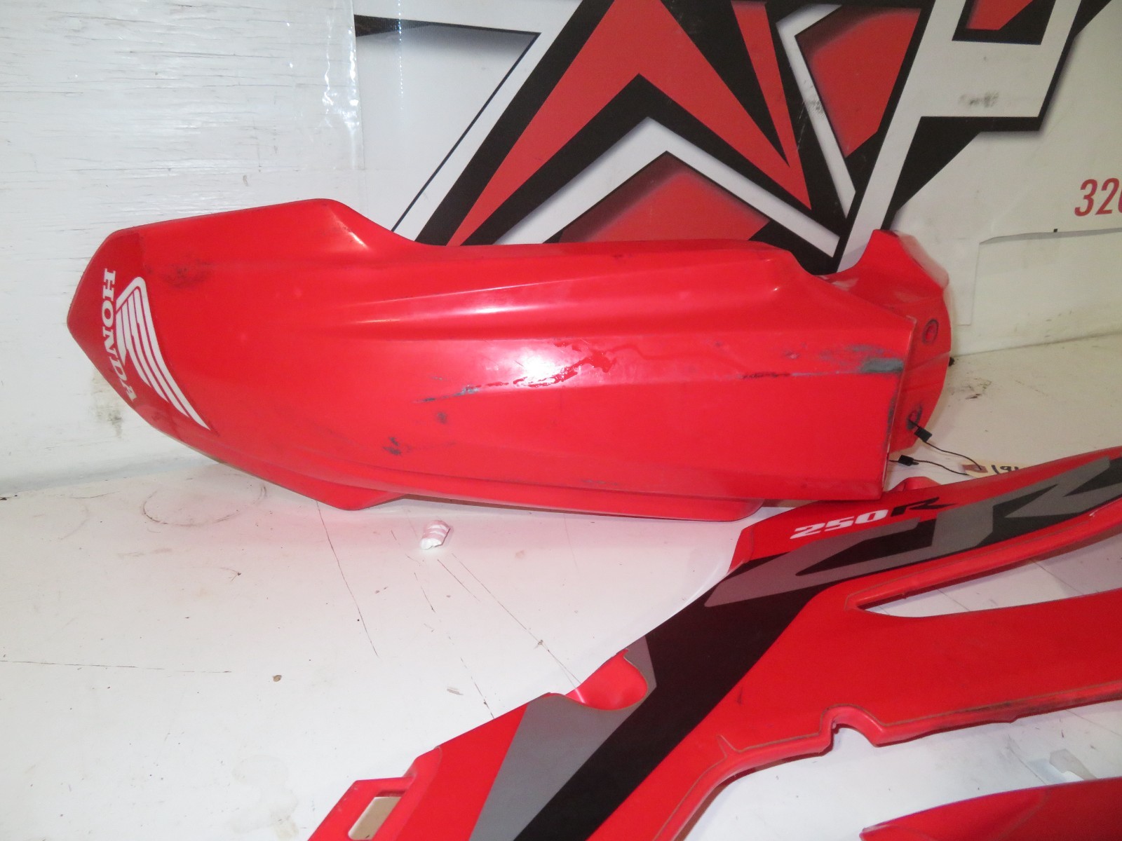 Honda – 2023 CRF 250R Radiator Shrouds LH & RH Front fender 61110-MKE-AF0ZA