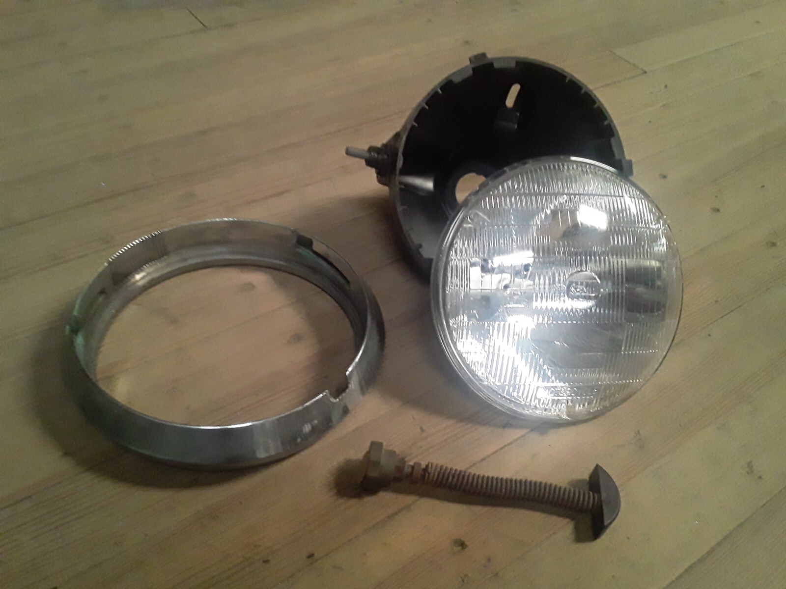 Vetter Wind Jammer II Complete Headlight Assembly with Bulb , Bucket & Trim Ring
