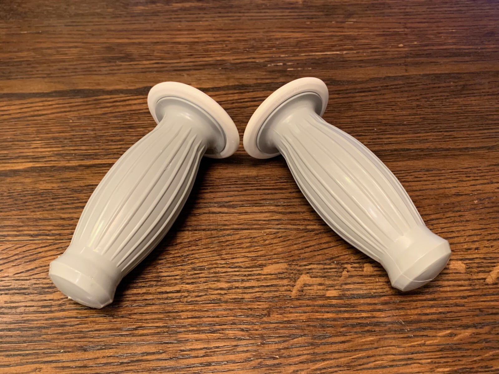Lambretta Series 3 LI 125 150 175 TV 200 25mm Biemme Balloon Hand Grips *NOS*