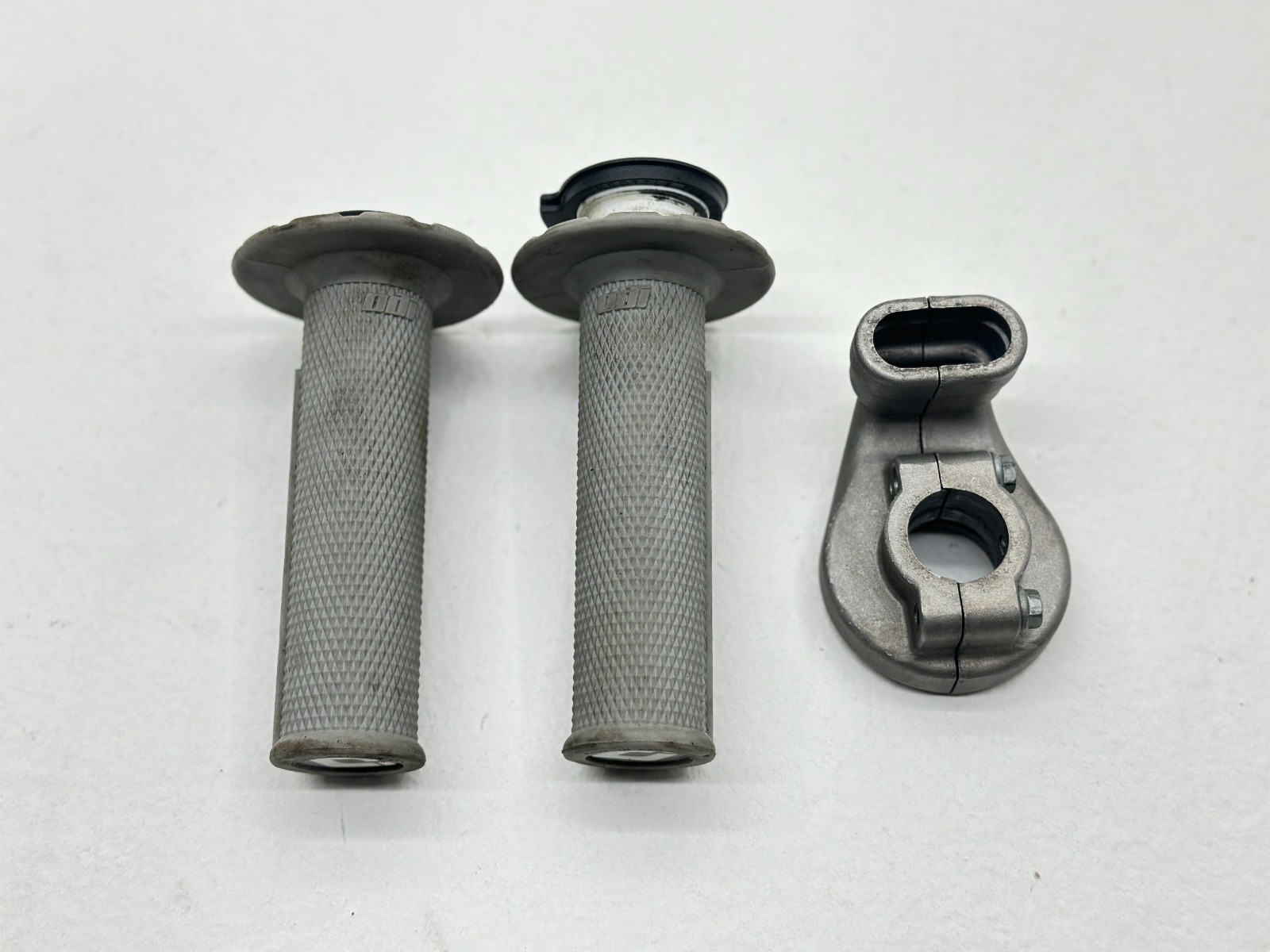 2020 KTM 450SXF Throttle Grips Housing Handlebar Tube Set OEM 450 7900202120✅