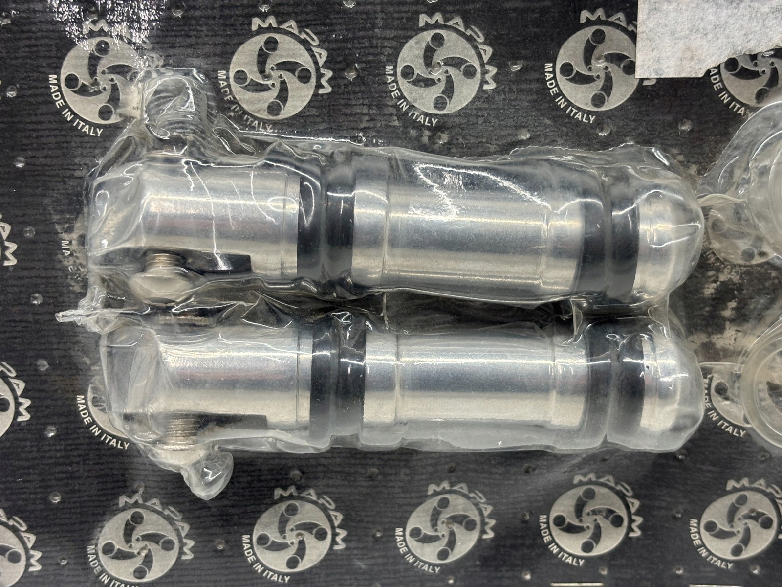 Mapam Suzuki VS 800/1400 SM1033GVS8 Passenger Foot Pegs 1 Piece